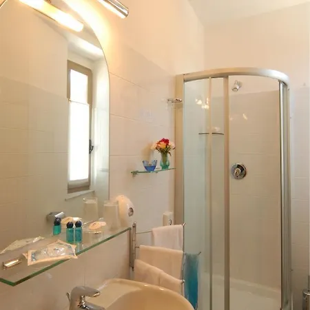 Helvetia Hotel 3*